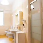 Guest house Cameracafe *